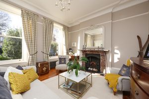 Sitting Room- click for photo gallery